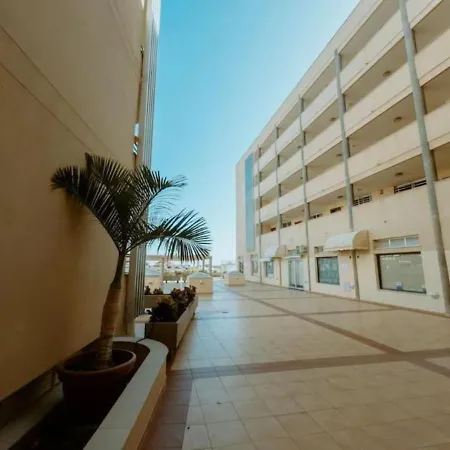 Daire Seaview 2 Bedroom Play Paraiso Pool & Wifi In *
