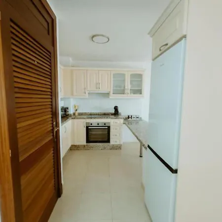 Seaview 2 Bedroom Play Paraiso Pool & Wifi In Costa Adeje (Tenerife)